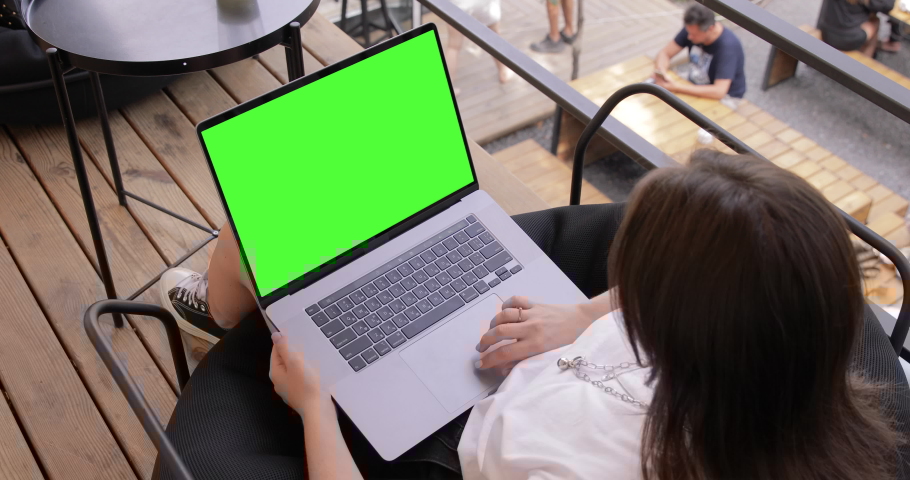 11+ Download Macbook Pro Video Mockup&nbsp;PSD